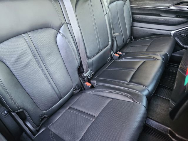 Certified 2022 Jeep Wagoneer Series III w/ Rear Seat Video Group 1 image 28