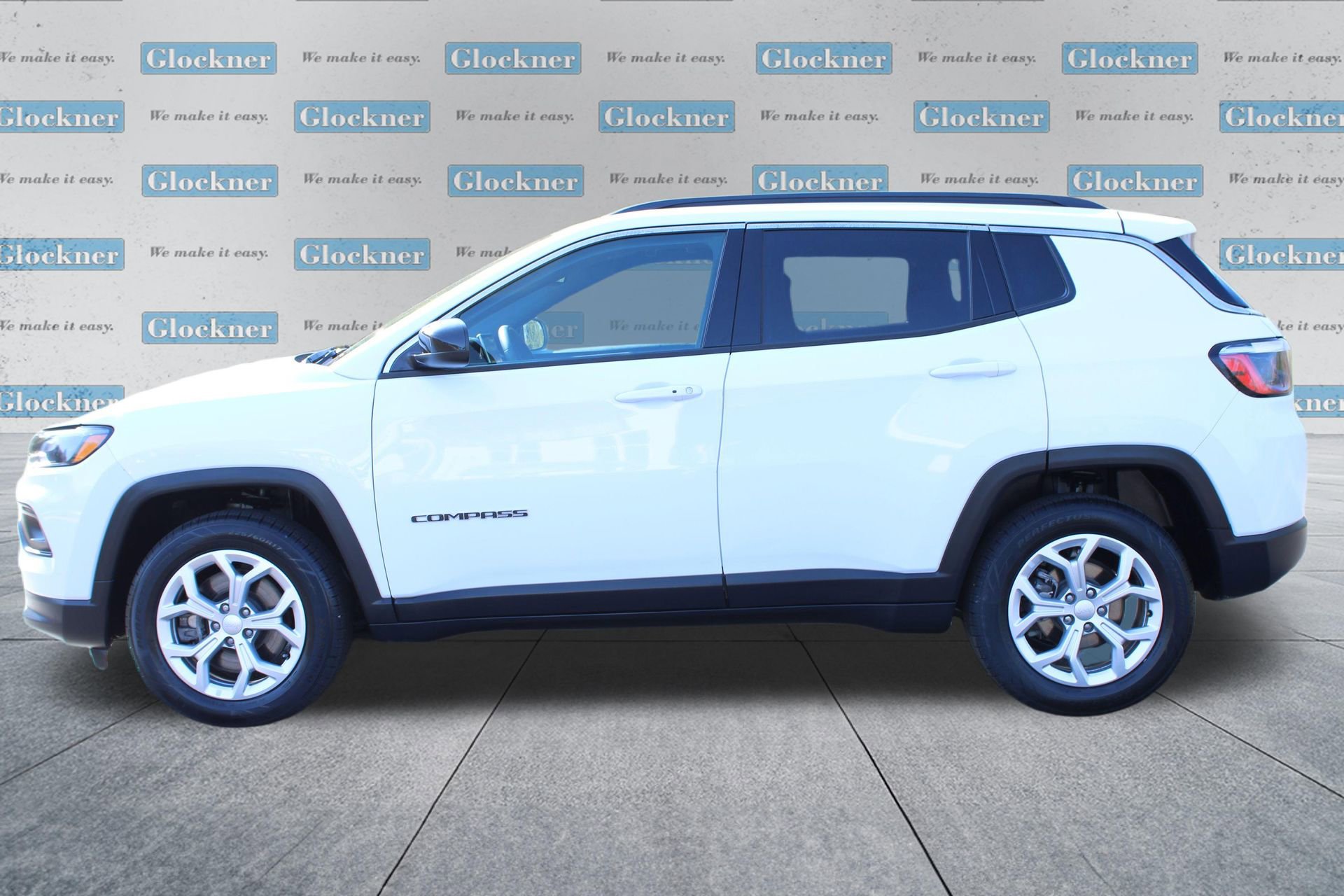 Used 2024 Jeep Compass Latitude image 10