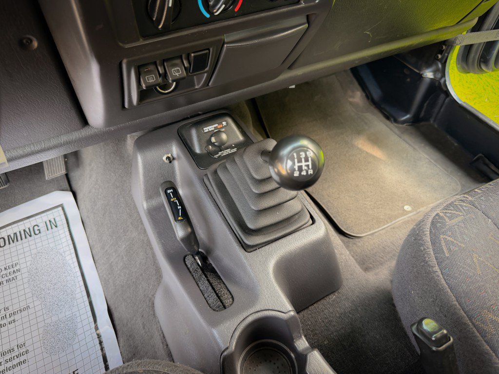 Used 2001 Jeep Wrangler SE AWD/4WD image 16