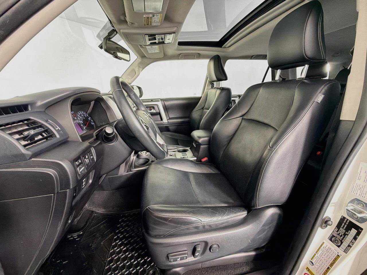 Used 2014 Toyota 4Runner Limited AWD/4WD image 33
