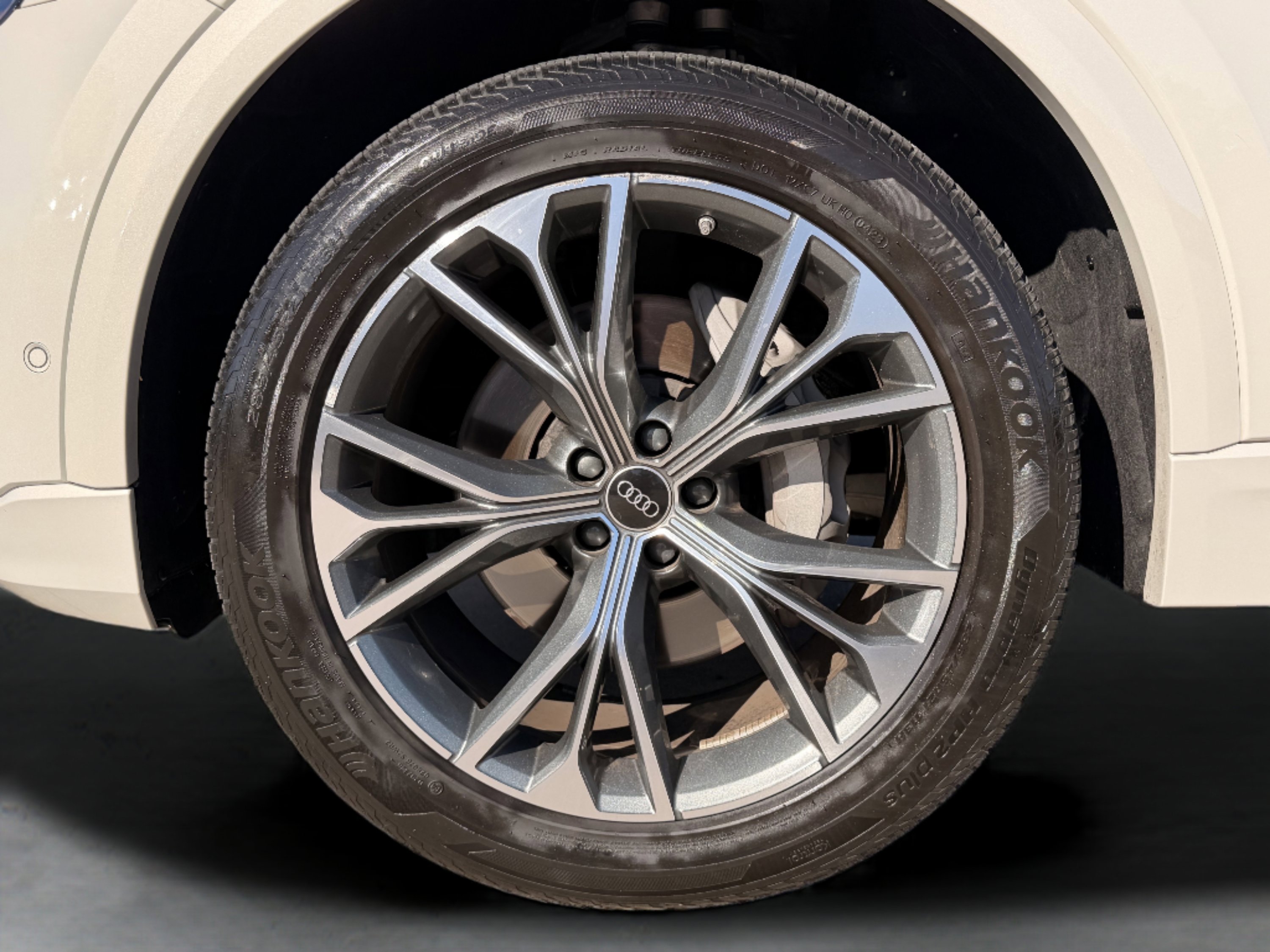 Used 2023 Audi Q8 Premium w/ Convenience Package image 12