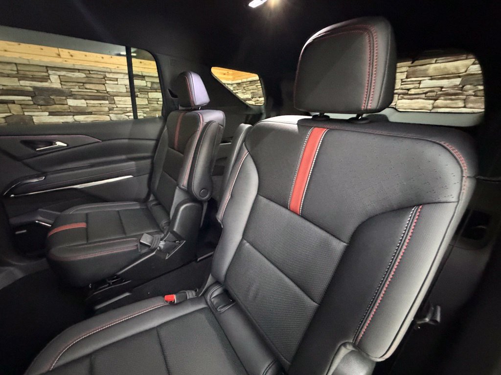 Used 2025 Chevrolet Traverse RS w/ LPO, Floor Liner Package AWD/4WD image 43