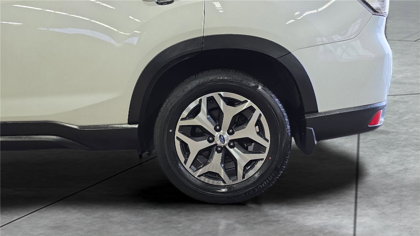 Used 2023 Subaru Forester Premium image 31