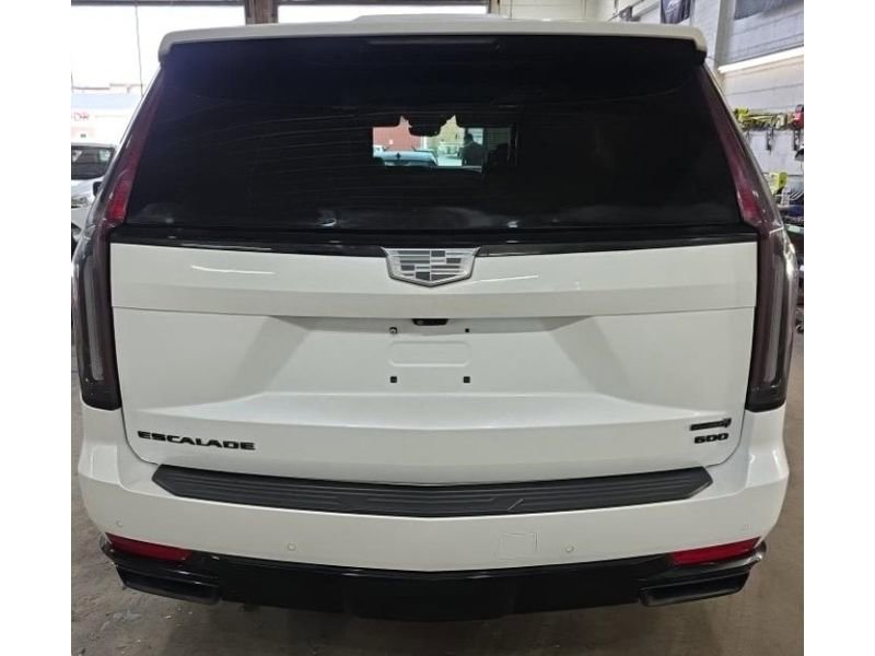 Used 2024 Cadillac Escalade Sport Platinum w/ LPO, ONYX Package AWD/4WD image 5