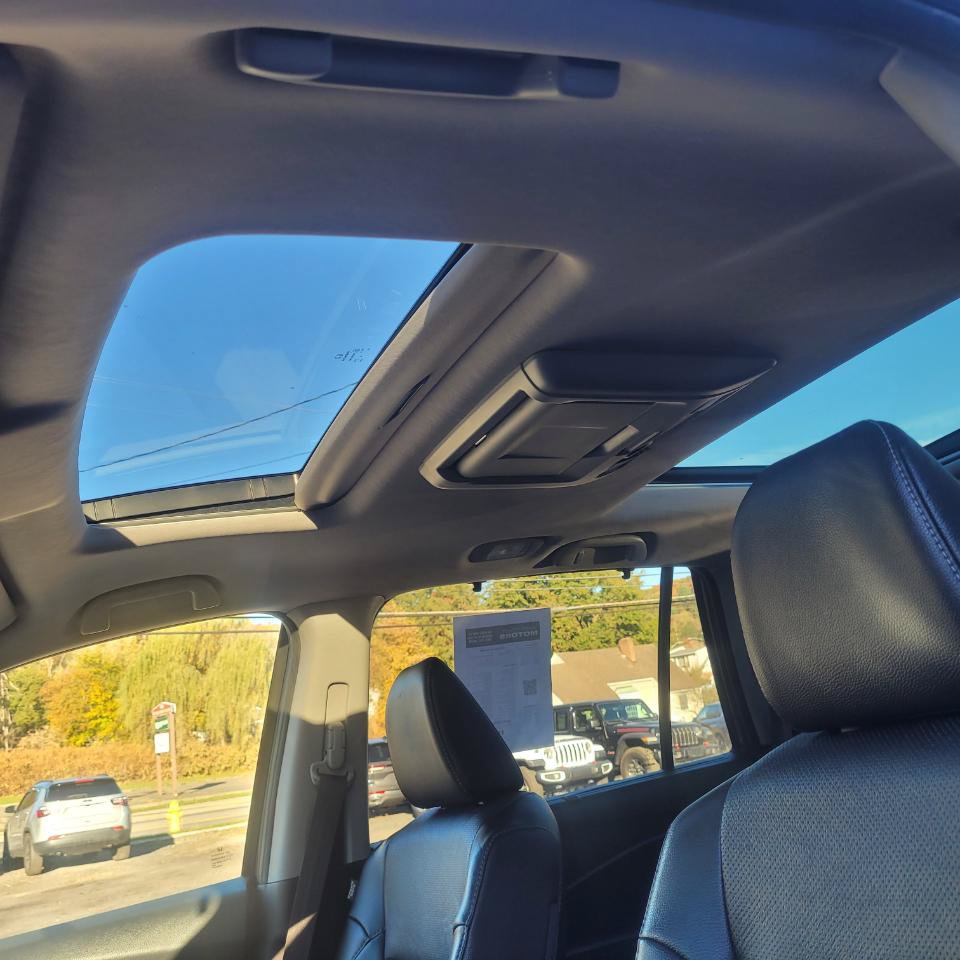 Used 2017 Honda Pilot Elite image 15