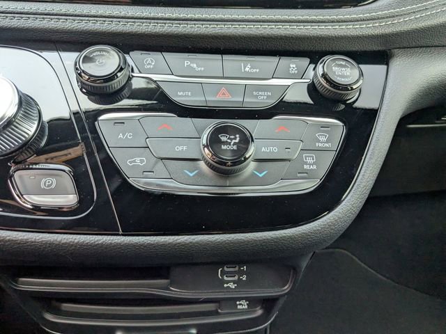 New 2026 Chrysler Pacifica Select image 21