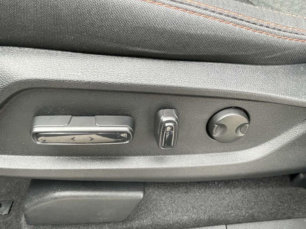 Used 2025 Honda Pilot Sport image 14