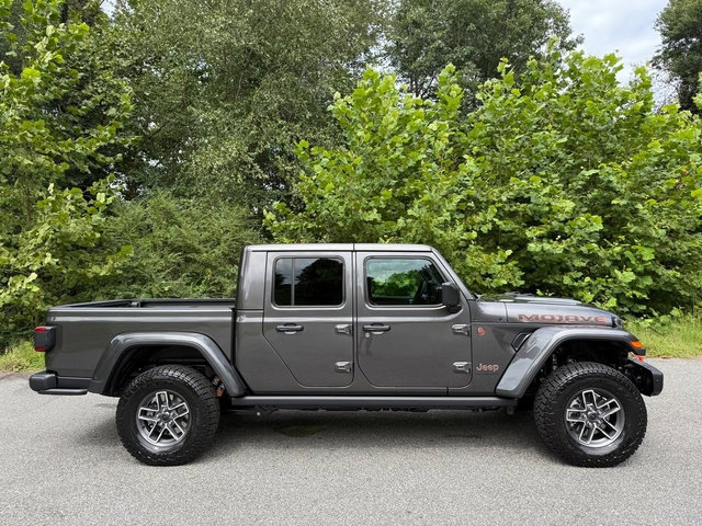 New 2025 Jeep Gladiator Mojave image 6