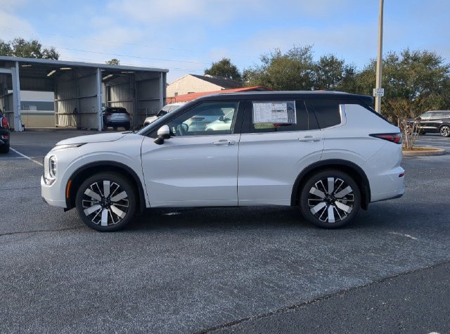 New 2026 Mitsubishi Outlander SEL FWD image 9