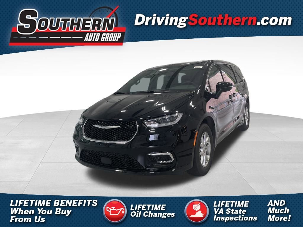 New 2025 Chrysler Pacifica Select