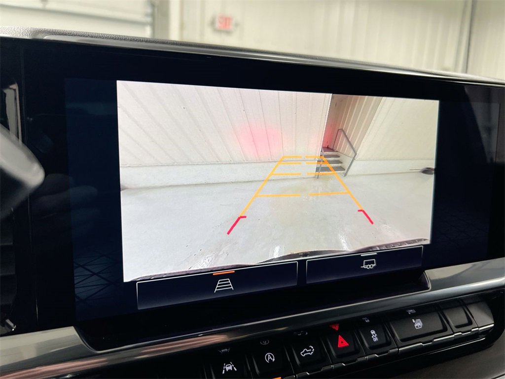 Used 2024 GMC Sierra 1500 SLT image 15