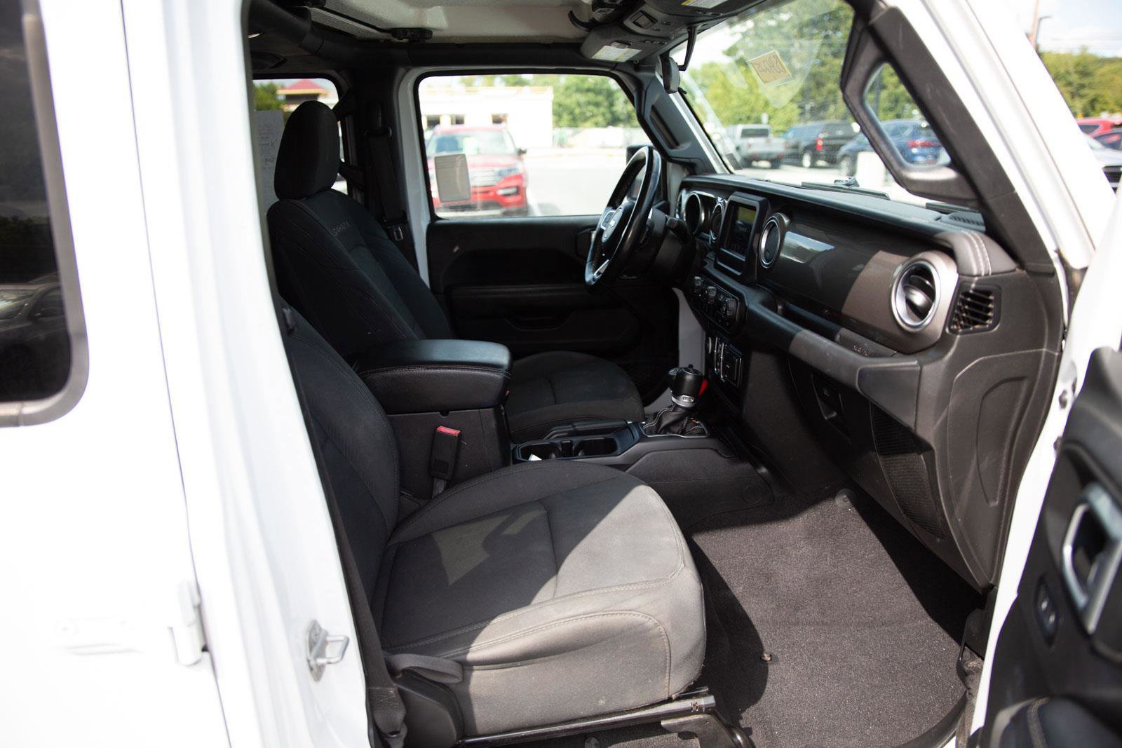 Used 2020 Jeep Wrangler Unlimited Sahara image 25