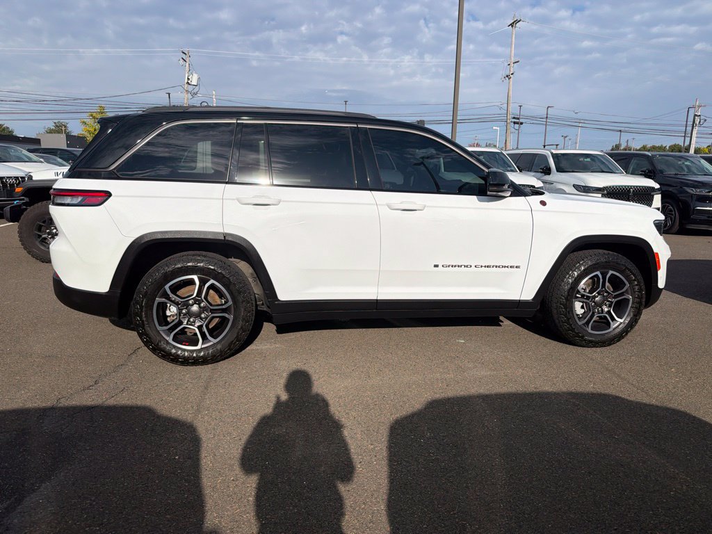 Used 2022 Jeep Grand Cherokee Trailhawk w/ ADV Protech Group II AWD/4WD image 6