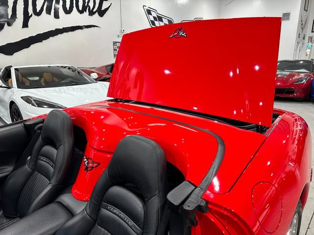Used 2004 Chevrolet Corvette Convertible w/ Preferred Equipment Group RWD image 21