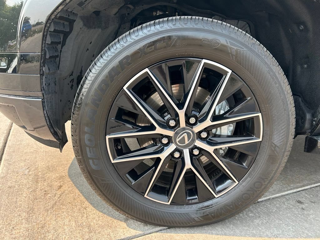 Used 2025 Lexus GX 550 w/ Accessory Package (2T) AWD/4WD image 34