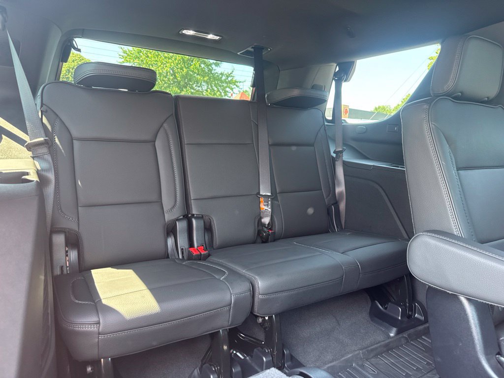 Used 2025 GMC Yukon Denali w/ Advanced Technology Package AWD/4WD image 28