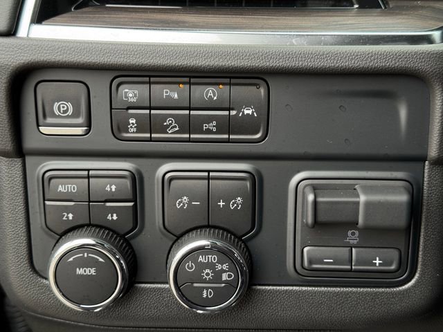 Used 2025 Chevrolet Tahoe Z71 w/ Comfort Package AWD/4WD image 21