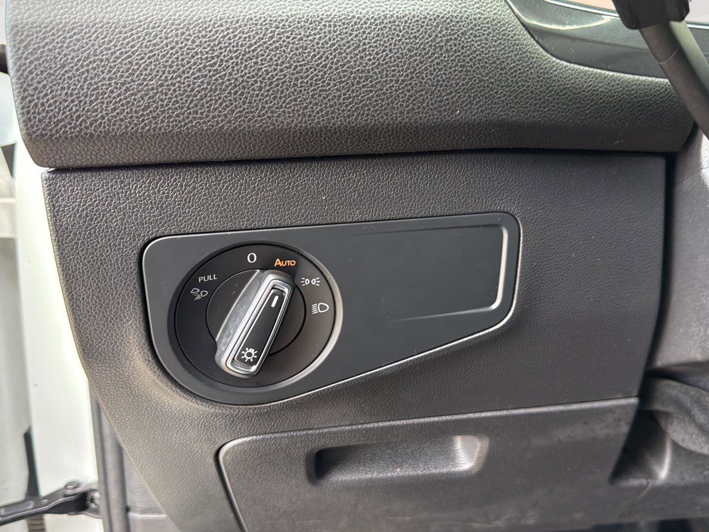 Used 2022 Volkswagen Tiguan SEL R-Line image 14