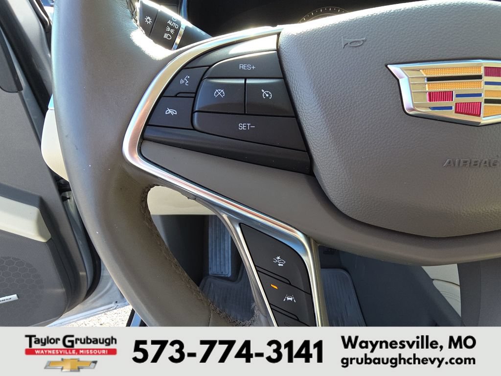 Used 2018 Cadillac XT5 Luxury w/ Driver Awareness Package FWD image 18