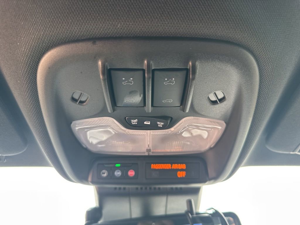 Used 2023 GMC Canyon AT4 w/ Technology Package image 12