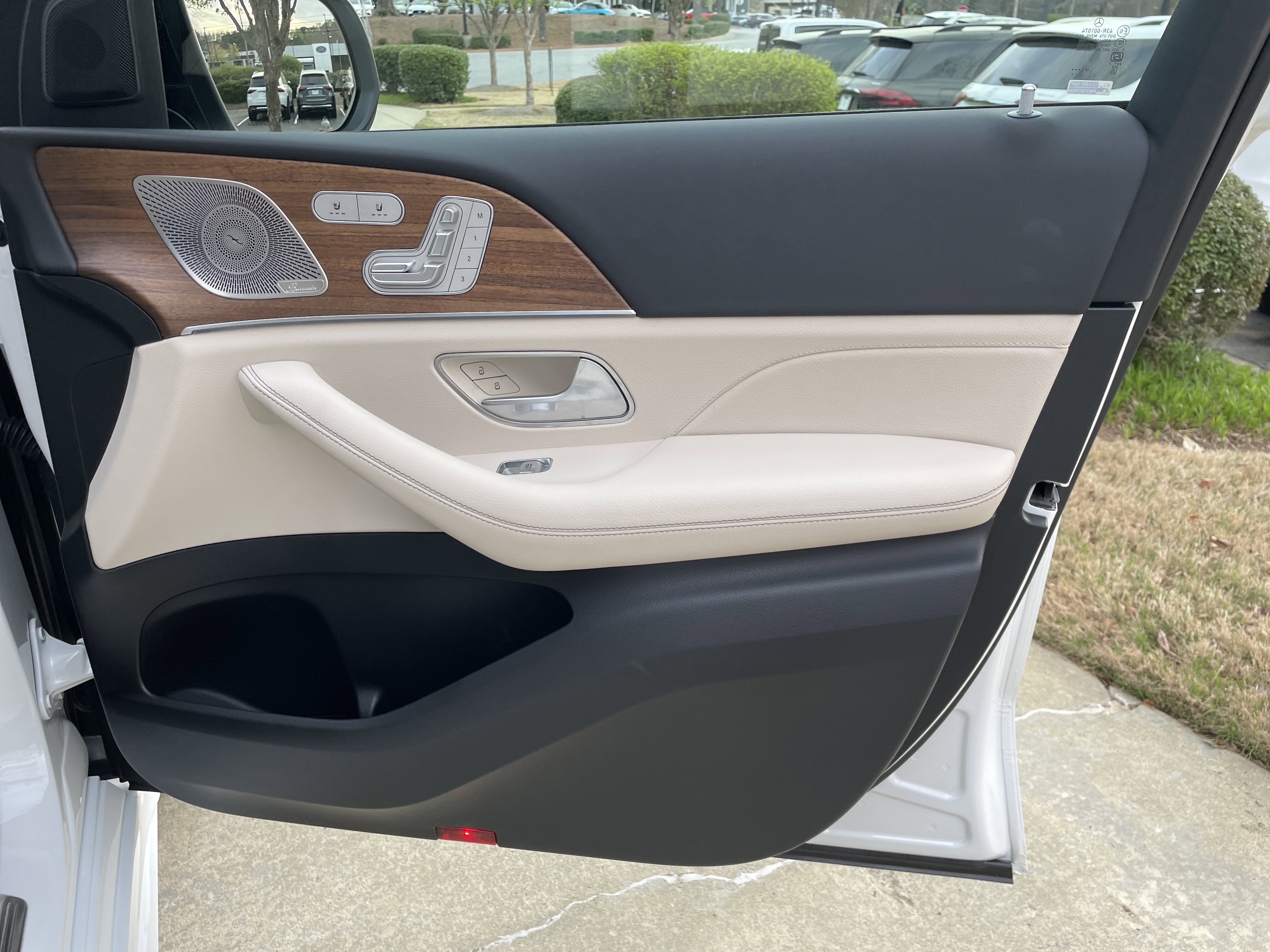 Certified 2025 Mercedes-Benz GLE 450 4MATIC image 46