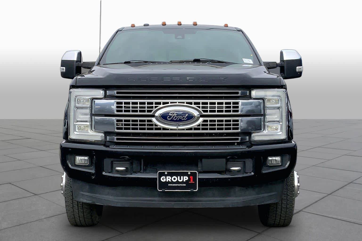 Used 2017 Ford F350 Platinum w/ Platinum Ultimate Package AWD/4WD image 4