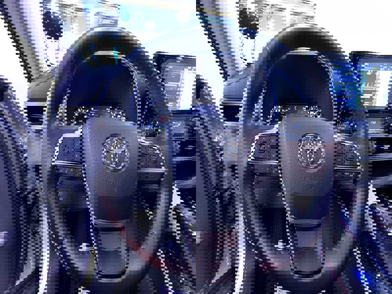 Used 2022 Toyota Highlander XLE image 15