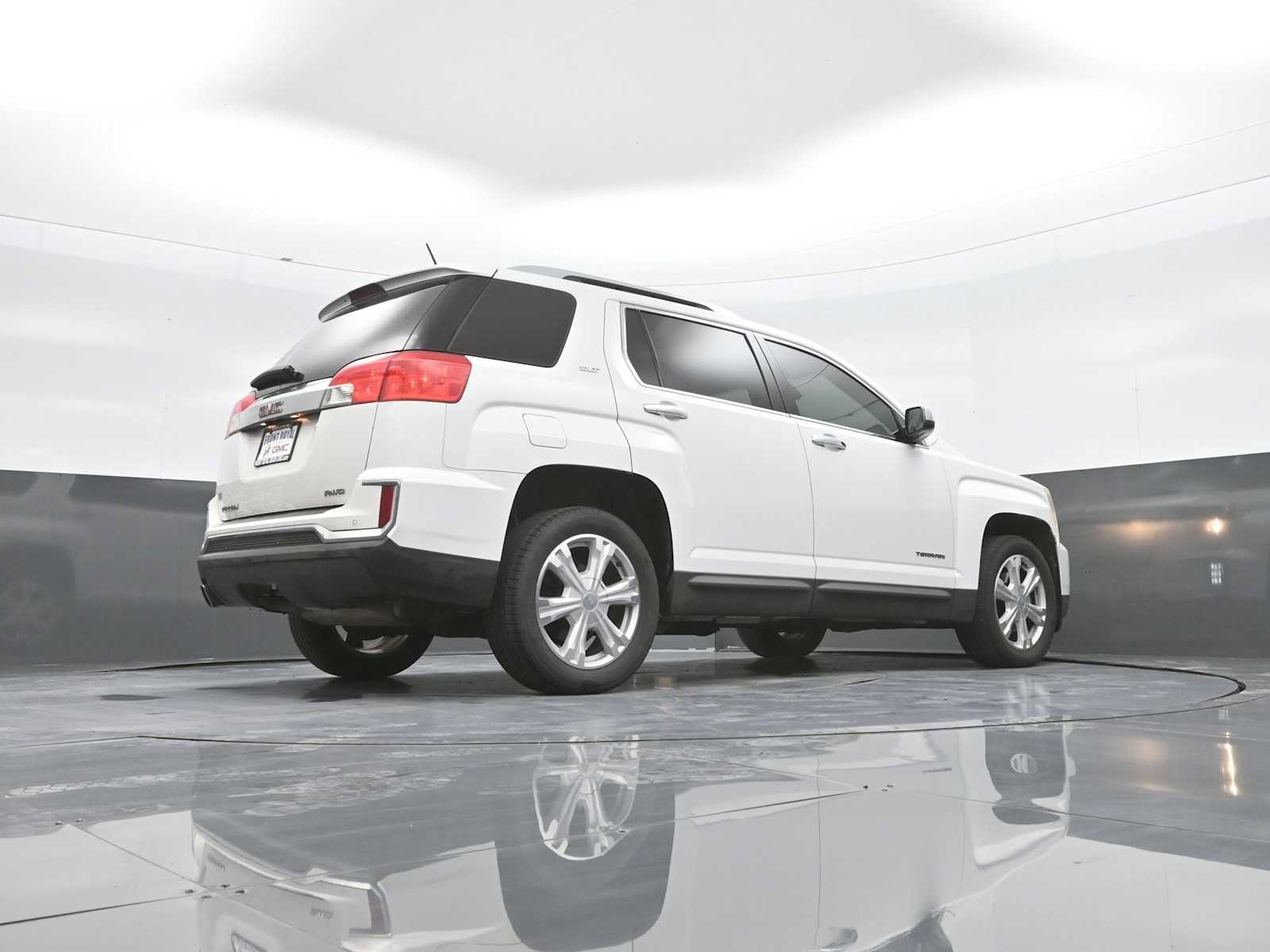 Used 2017 GMC Terrain SLT w/ Open Road Package AWD/4WD image 33