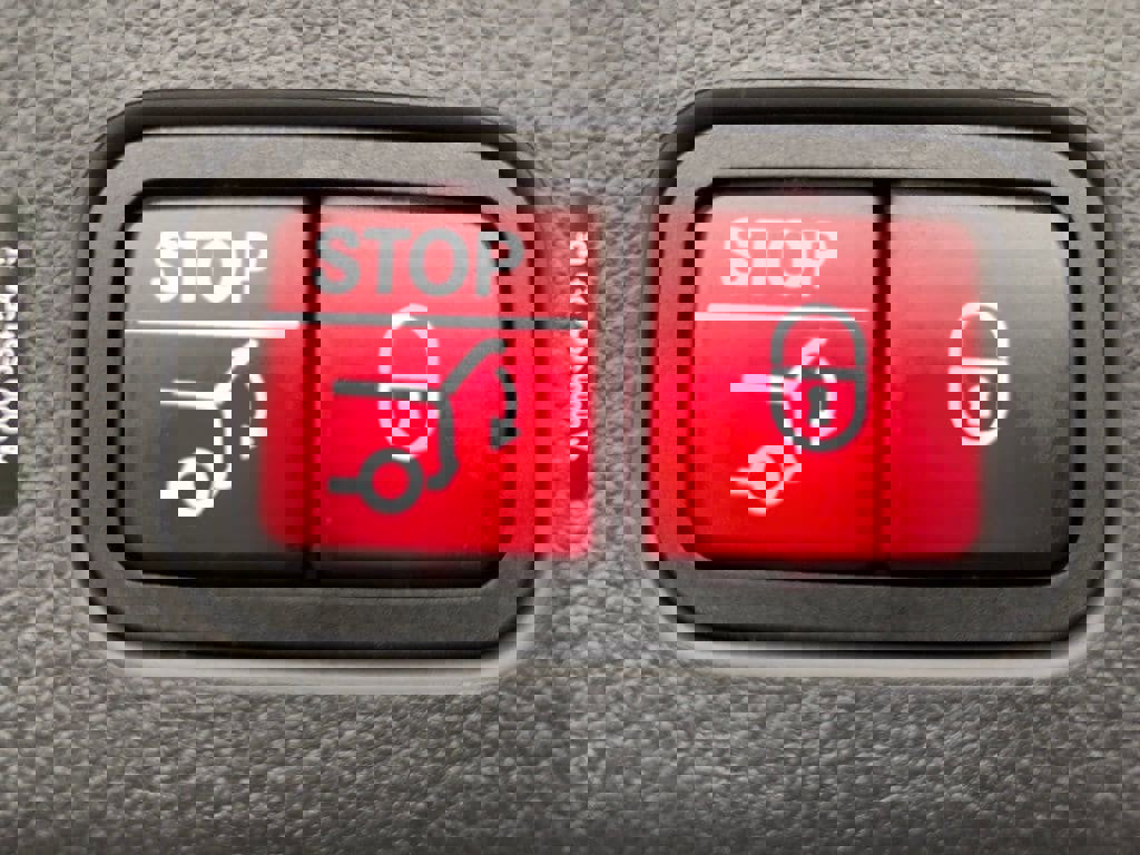 New 2026 Mercedes-Benz GLC 300 4MATIC image 37