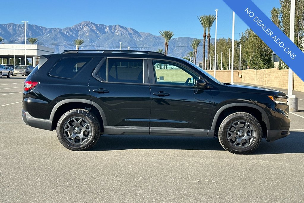Certified 2025 Honda Pilot TrailSport image 3