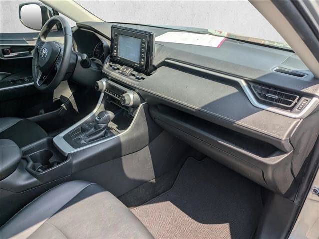 Used 2020 Toyota RAV4 XLE Premium FWD image 19
