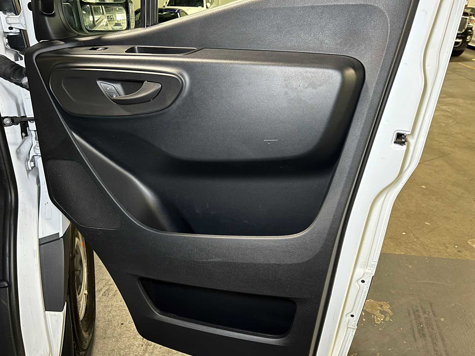 Used 2025 Mercedes-Benz Sprinter 2500 image 10