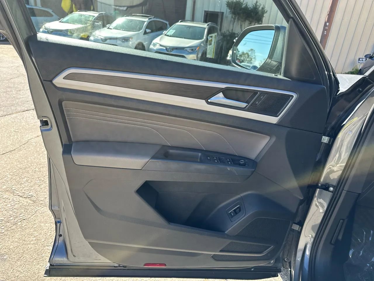 Used 2021 Volkswagen Atlas SE FWD image 18