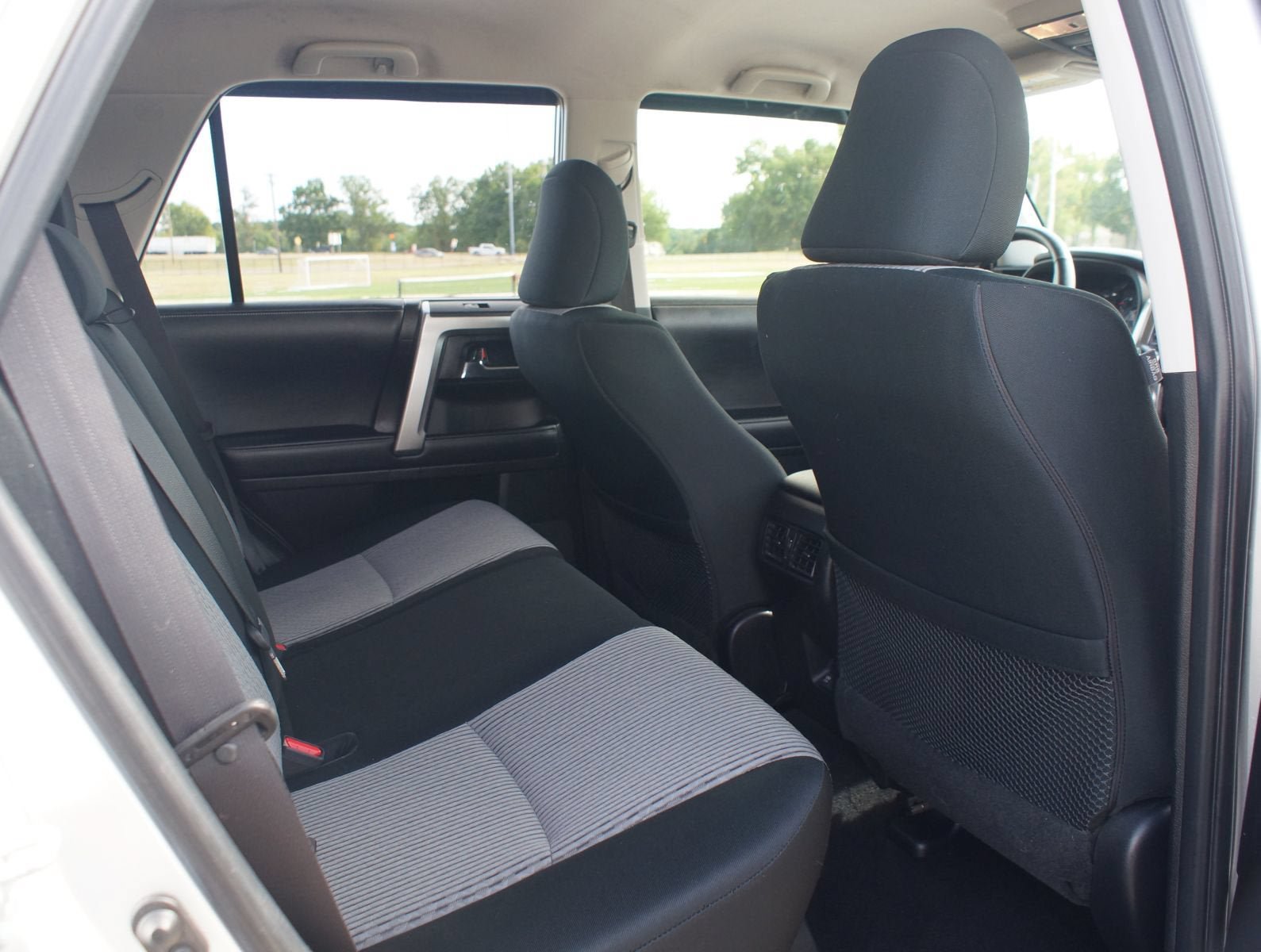 Used 2020 Toyota 4Runner SR5 AWD/4WD image 20