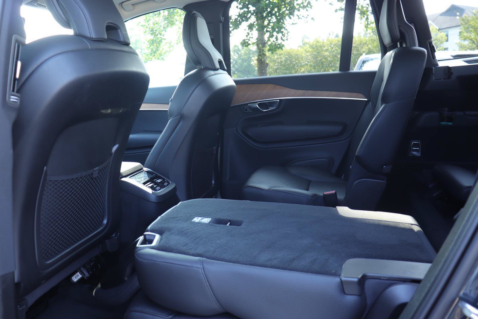 Used 2022 Volvo XC90 T6 Momentum w/ Advanced Package AWD/4WD image 13