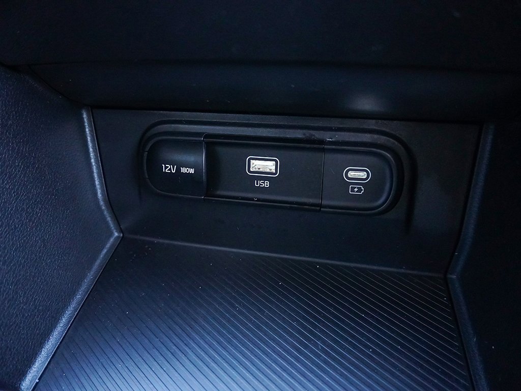 Used 2025 Kia Sportage LX image 45