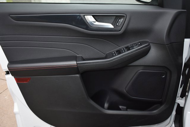 Used 2023 Ford Escape ST-Line image 14