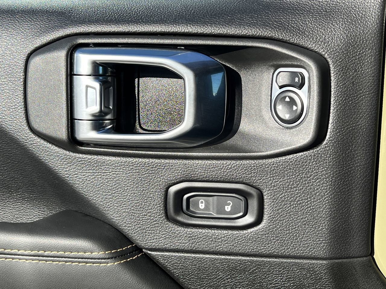 New 2026 Jeep Wrangler Unlimited Sahara AWD/4WD image 18