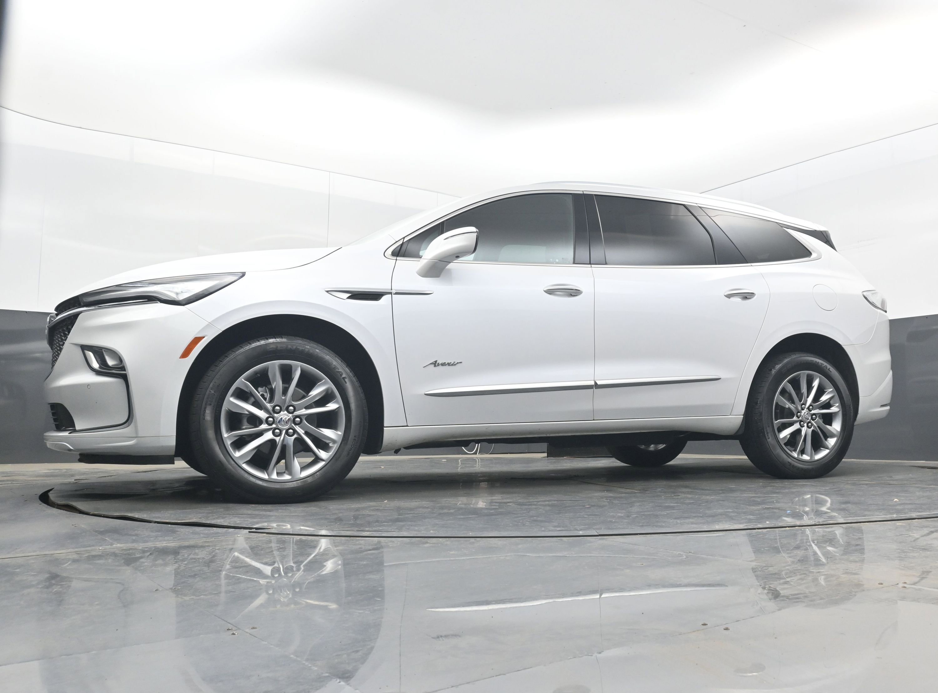 Used 2024 Buick Enclave Avenir FWD image 14
