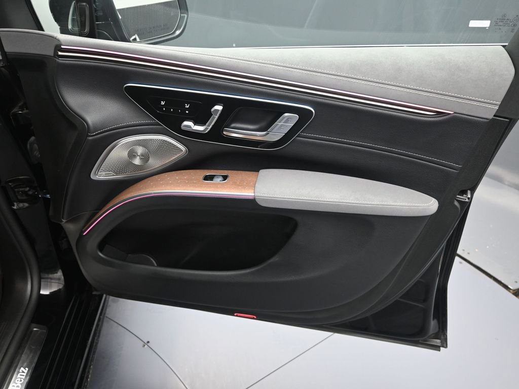 Used 2023 Mercedes-Benz EQS 580 4MATIC SUV image 38