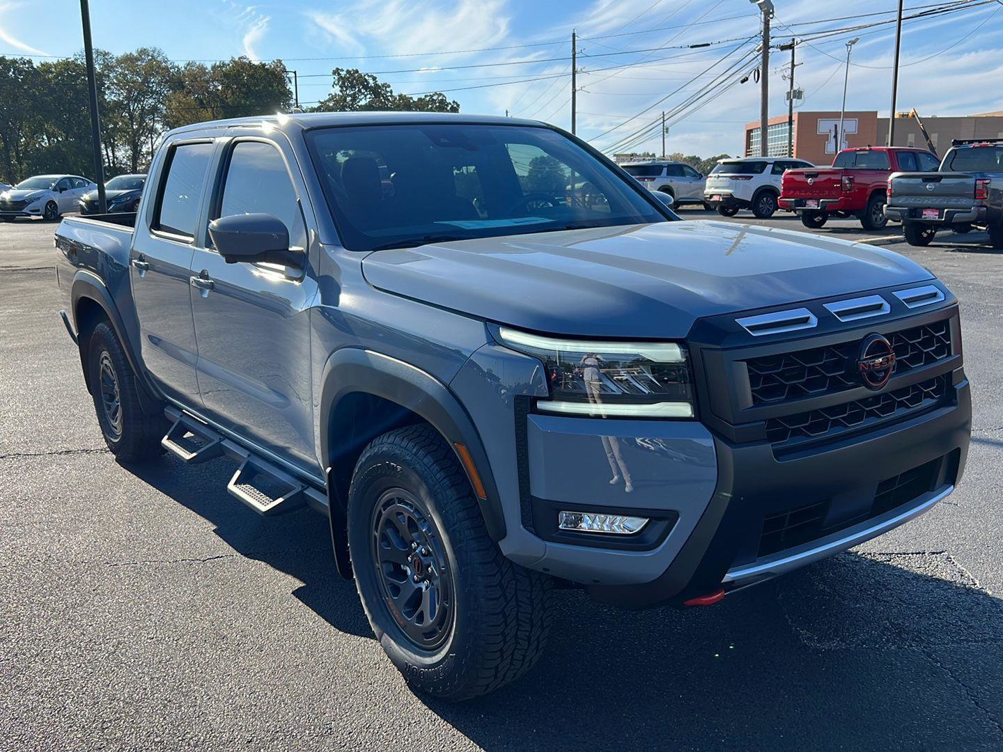 New 2026 Nissan Frontier PRO-4X w/ Pro-4x Convenience Package image 3