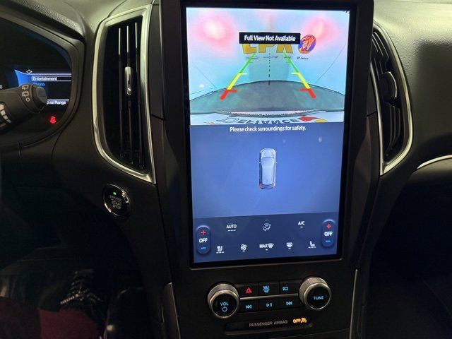 Used 2024 Ford Edge Titanium image 23