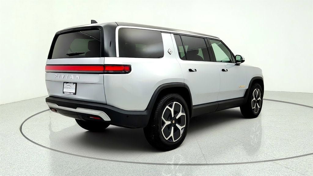 Used 2024 Rivian R1S Adventure AWD/4WD image 5