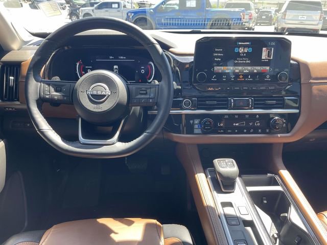 Used 2024 Nissan Pathfinder Platinum FWD image 12