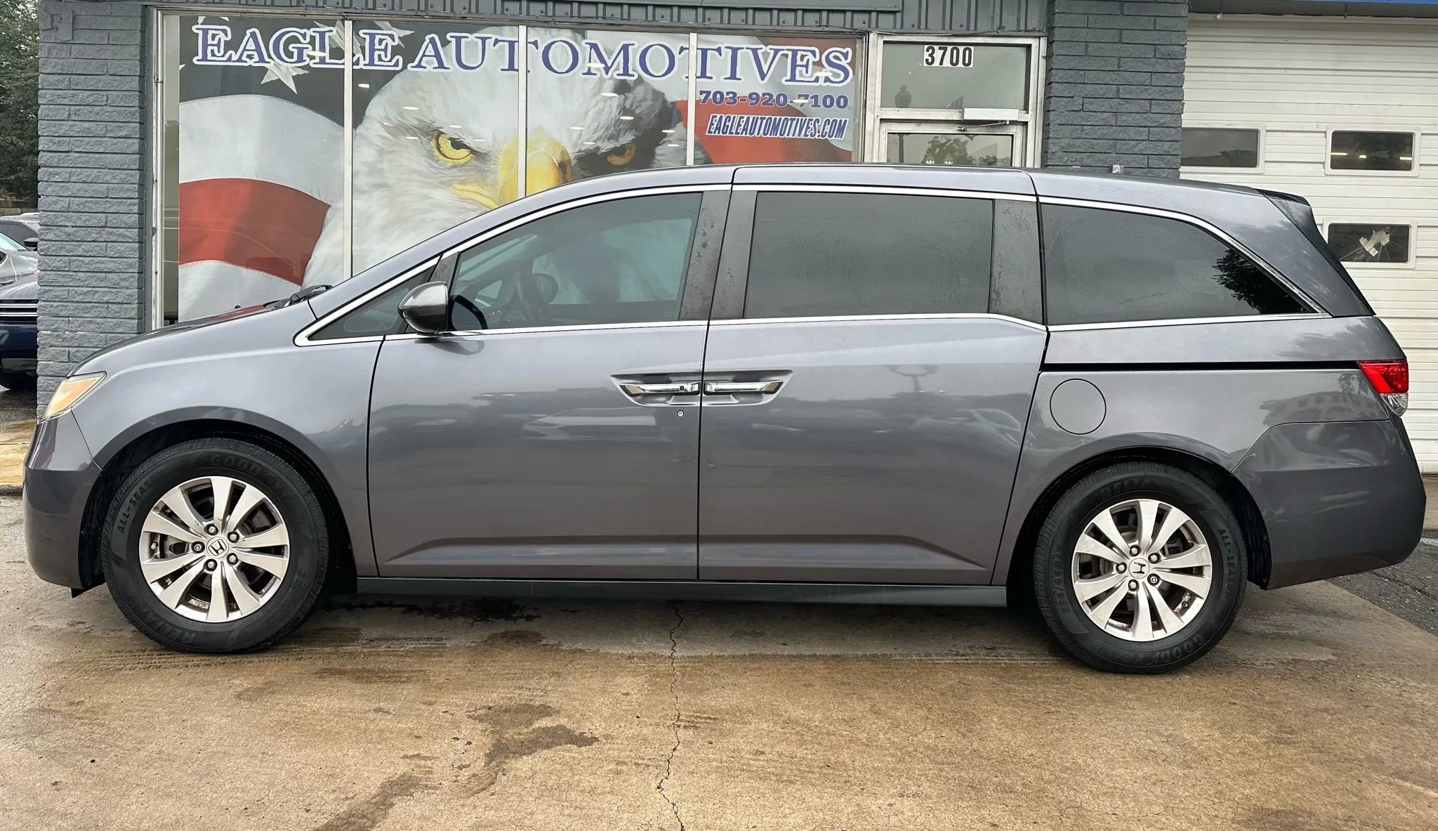 Used 2016 Honda Odyssey SE image 6
