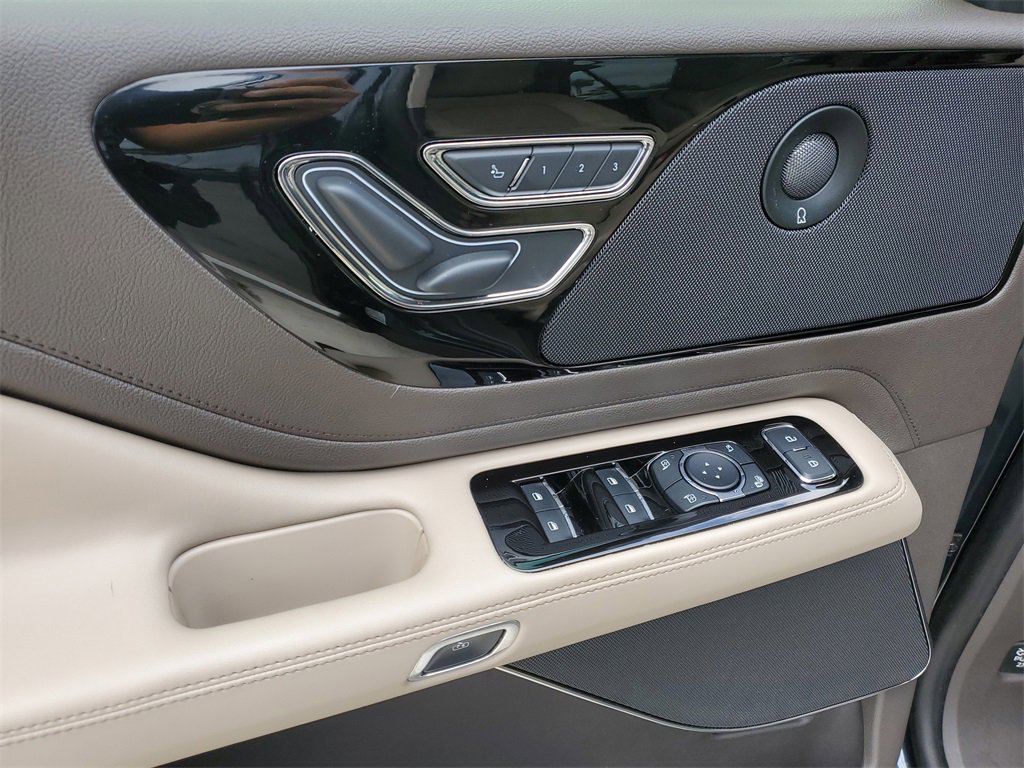 Certified 2024 Lincoln Aviator Reserve image 19