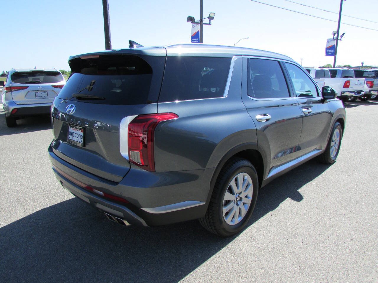 Used 2024 Hyundai Palisade SEL FWD image 7