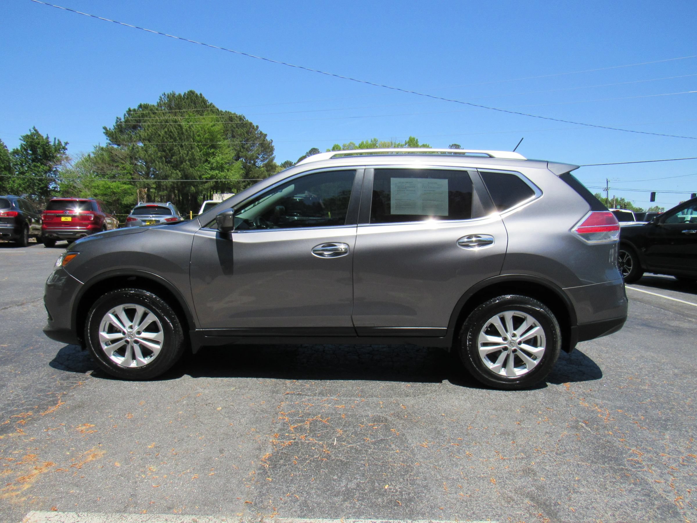 Used 2016 Nissan Rogue SV FWD image 4