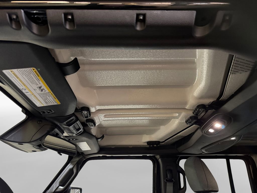 Used 2025 Jeep Wrangler Unlimited Sahara w/ Safety Group image 23