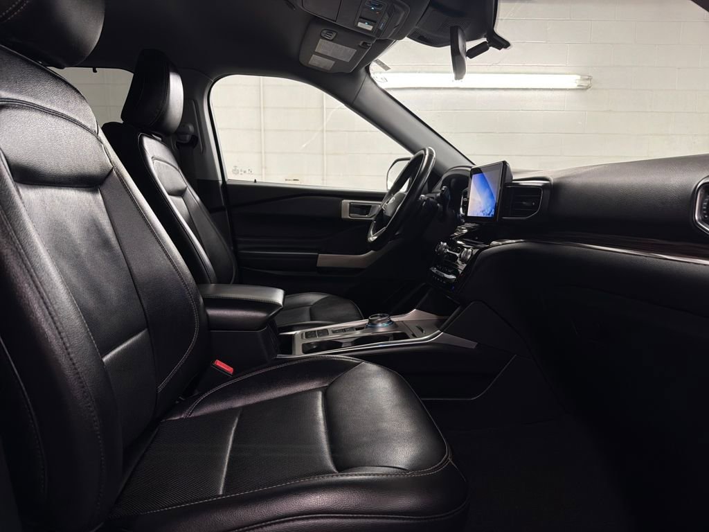 Used 2021 Ford Explorer Limited w/ Equipment Group 301A image 30